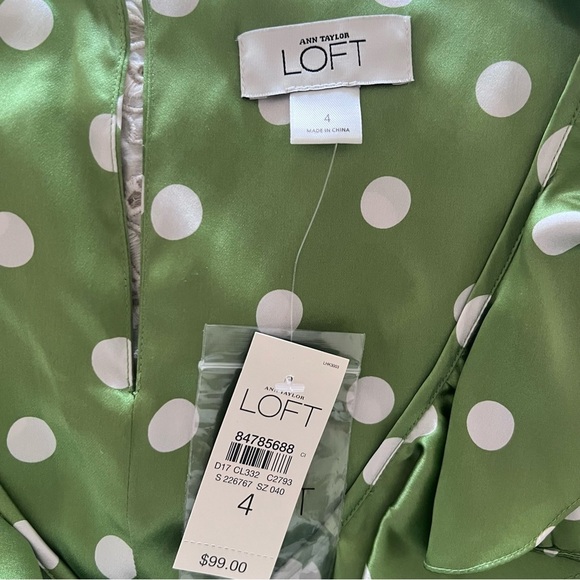 LOFT Green & White Silk Polka Dot Ruffle Keyhole back Dress | Size 4| - Picture 4 of 5